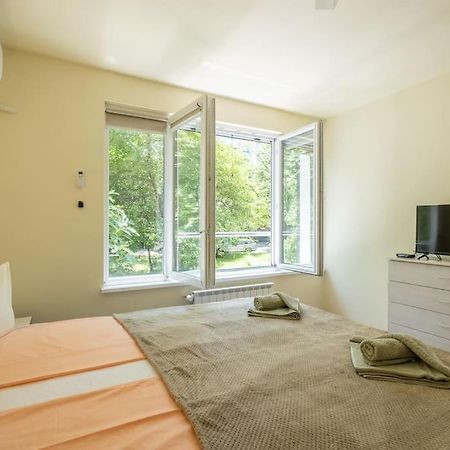 Top Location, Brand New 3 Bdrm Apt & Free Parking Sofia Exterior photo