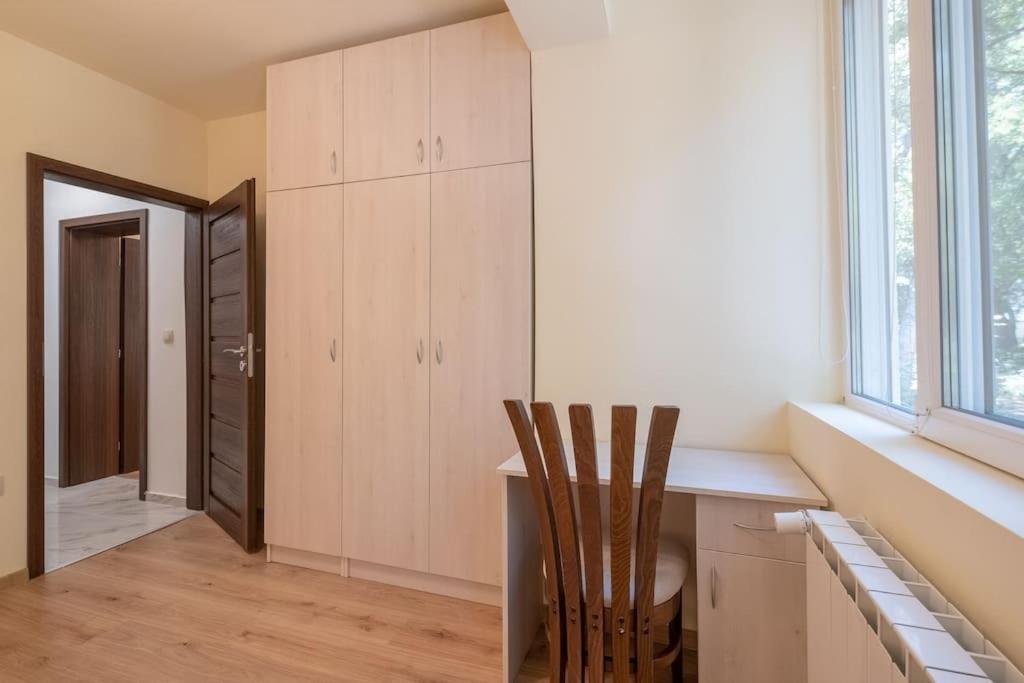 Top Location, Brand New 3 Bdrm Apt & Free Parking Sofia Exterior photo