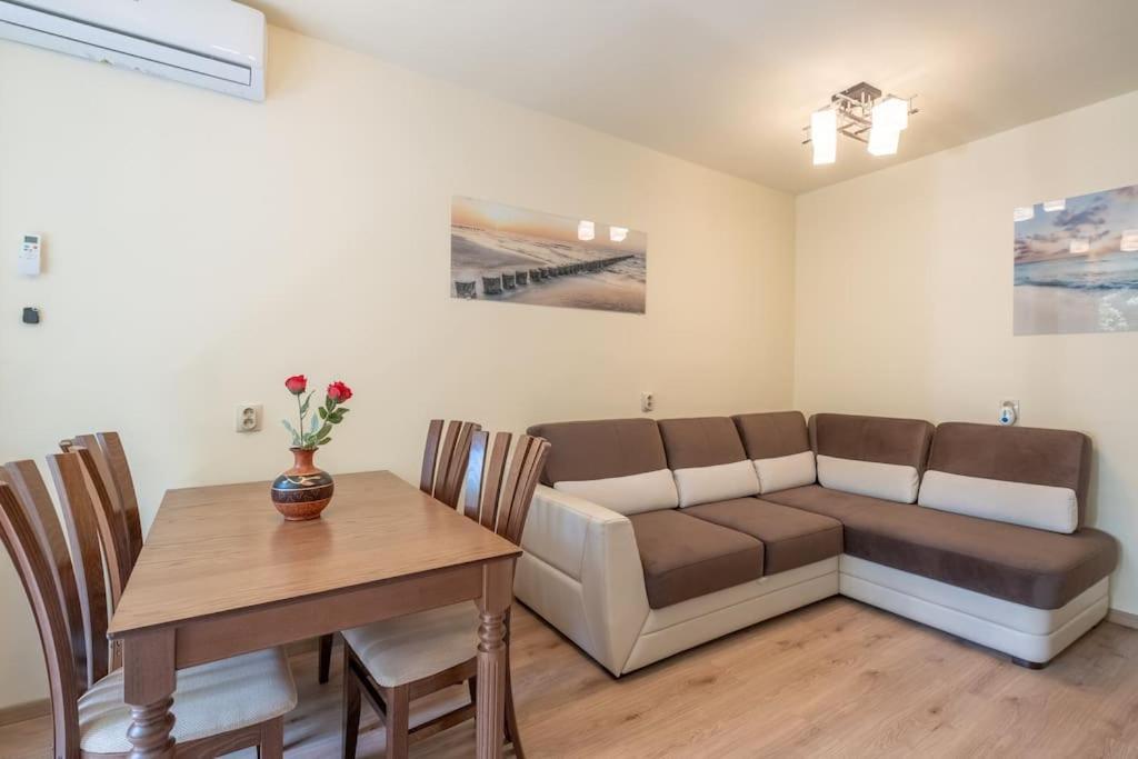 Top Location, Brand New 3 Bdrm Apt & Free Parking Sofia Exterior photo